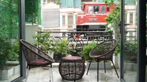 Hanoi La Cascada House & Travel