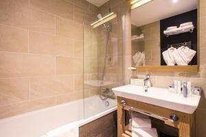 Hotels Hotel Saint Charles Val Cenis : photos des chambres