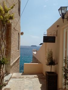 MAYOR'S HOUSE Syros Greece