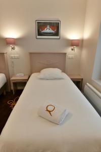 Hotels Hotel Le Roncevaux : photos des chambres