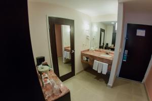 Excellence Express & Suites