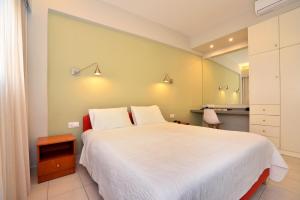 Theoxenia Hotel Apartments Messinia Greece