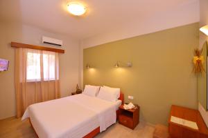 Theoxenia Hotel Apartments Messinia Greece