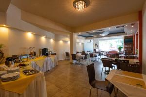 Theoxenia Hotel Apartments Messinia Greece