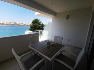 Beachfront Apartments - Villa Vita