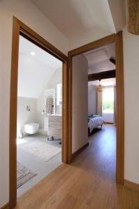Maisons de vacances La Villa Lombardi en Champagne, avec piscine privee et jacuzzi : photos des chambres