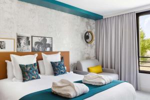 Hotels BEST WESTERN HOTEL DIJON QUETIGNY : Chambre Triple (2 Adultes & 1 Enfant)