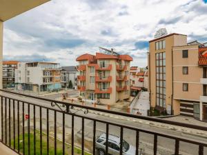 Quiet 2 BDRS apartment in Dafinka Guest House IK