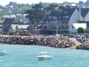 Appartements studio expose plein sud vu sur le port de plaisance : photos des chambres
