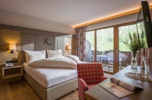 Suite with Mountain View room in Hotel Karlwirt
