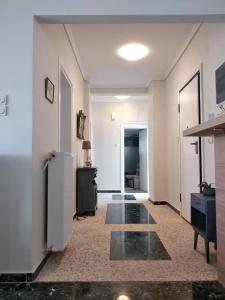 Unique flat of refined luxury and splendid views.