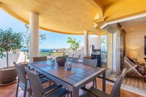 4 bedroom luxury duplex with sea views by Puerto Banus