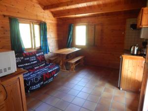 Campings LES CHALETS DE MONTORGUEIL : photos des chambres