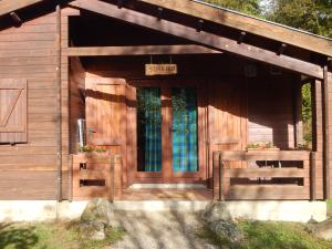 Campings LES CHALETS DE MONTORGUEIL : photos des chambres