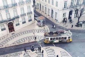 LovelyStay - Turquoise River View I