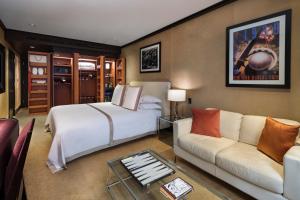 Grand Deluxe King Room, Guest room, 1 King, City view room in The Chatwal a Luxury Collection Hotel New York City