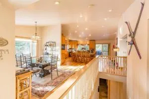 Beautiful 3500sf Lake Tahoe Home W/ Open Layout - Elk Point