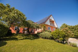 Apartment Tina with Seasonal Pool
