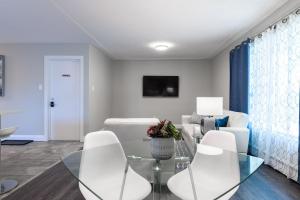 ENTIRE 2 BEDROOM APARTMENT UPTOWN WATERLOO - e3