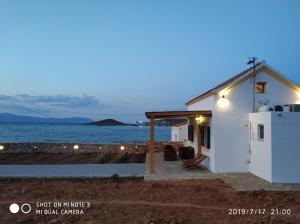 Diakofti Beach Retreat Kythira Greece