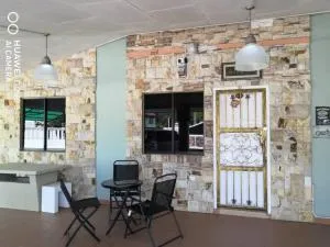 IBU HOME-TO-STAY PASIR GUDANG - Kampong Kong Kong