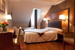 Hotels Alti Hotel : Chambre Triple