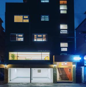 Huayuanhouse HQ in hongdae