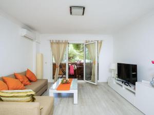 Apartment Apartamentos Pueblo Valleverde-1 by Interhome