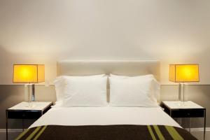 Deluxe Queen Retreat room in The Broome
