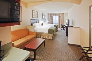 Holiday Inn Express Hotel and Suites Corsicana I-45 by IHG