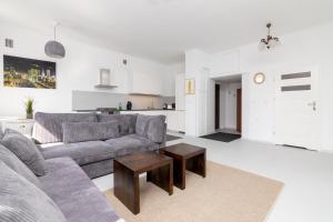 City Centre Apartment by BookingHost