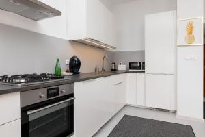 City Centre Apartment by BookingHost