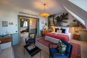 Hotels Le Nessay : photos des chambres