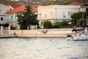 Seafront captain apartment