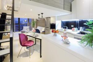 Căn Hộ 3 Phòng Ngủ (Three-Bedroom Apartment)