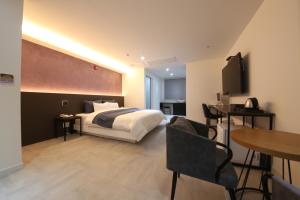 2Night Business Hotel