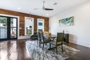 Spacious Loft-Style 3BR Townhouse by Hosteeva