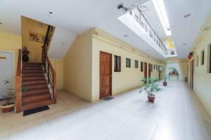 RedDoorz near New Government Center