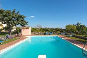 Villa Praiola - Exclusive seafacing mansion with pool and Jacuzzi - San Leonardello