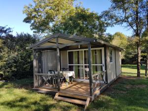 Campings Camping Au Tour de l'Aveyron : photos des chambres