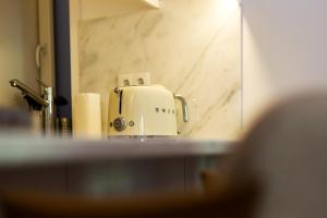 Wood Premium Downtown Apartment by DAHOME