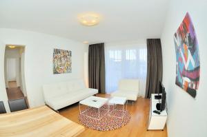 Cozy 1BR near lake with balcony - Mill 422