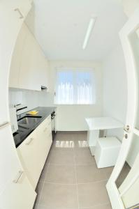 Cozy 1BR near lake with balcony - Mill 422