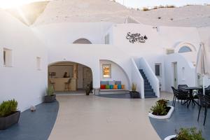 Santoterra Antigua Suites Santorini Greece