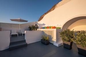 Santoterra Antigua Suites Santorini Greece