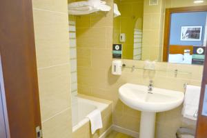 Triple Room room in Hotel Alda Ciudad de Soria