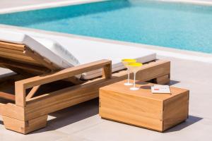 Rosmerta Villa, with Private Pool 65 square meters, BBQ & Heated SpaWhirlpool, By ThinkVilla