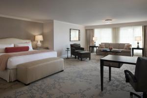 La Petite Suite room in Lafayette Park Hotel & Spa