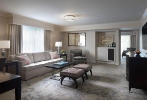 Le Marquis Suite room in Lafayette Park Hotel & Spa