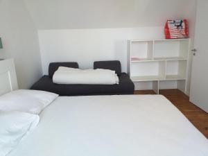 Maisons de vacances LA ROLANDE : Maison 2 Chambres